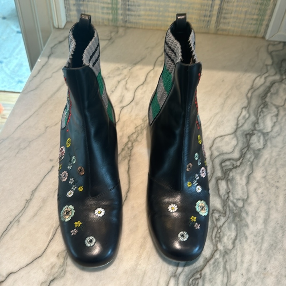 Fendi Boots - Picture 4 of 11